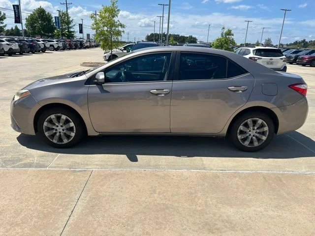 Used 2016 Brown Toyota L image 4