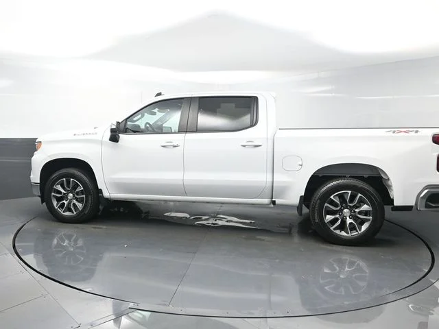 Used 2023 White Chevrolet LT image 4