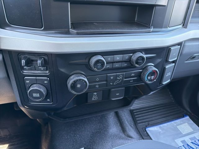 New 2024 Oxford White Ford F-550® XL image 17