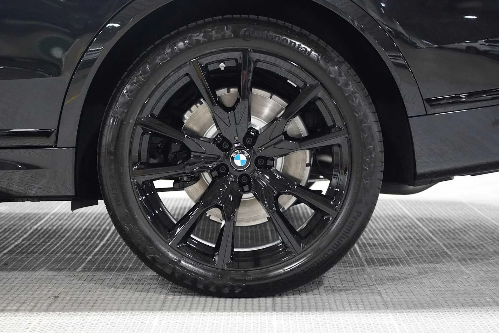 New 2027 Black Sapphire Metallic BMW xDrive40i image 7