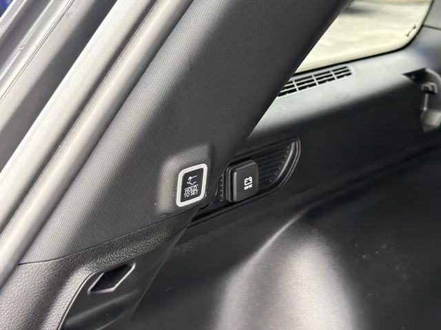 Used 2024 Gray Jeep Altitude image 11