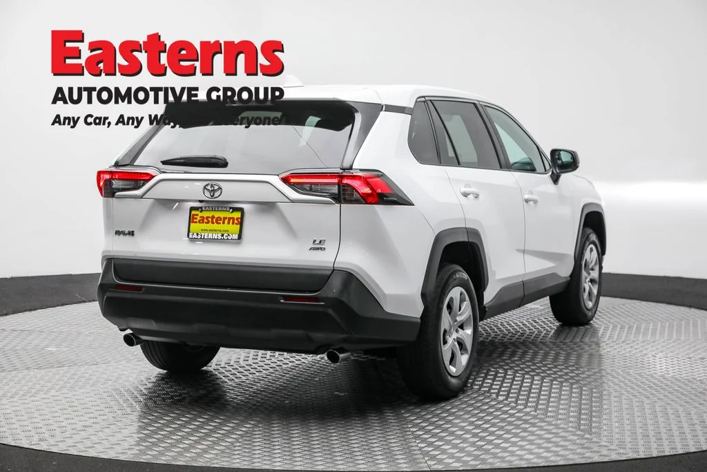 Used 2022 White Toyota LE image 5