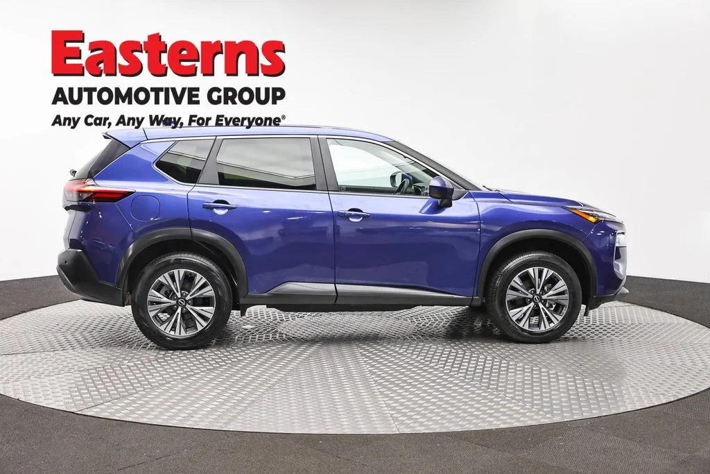 Used 2023 Blue Nissan SV image 4