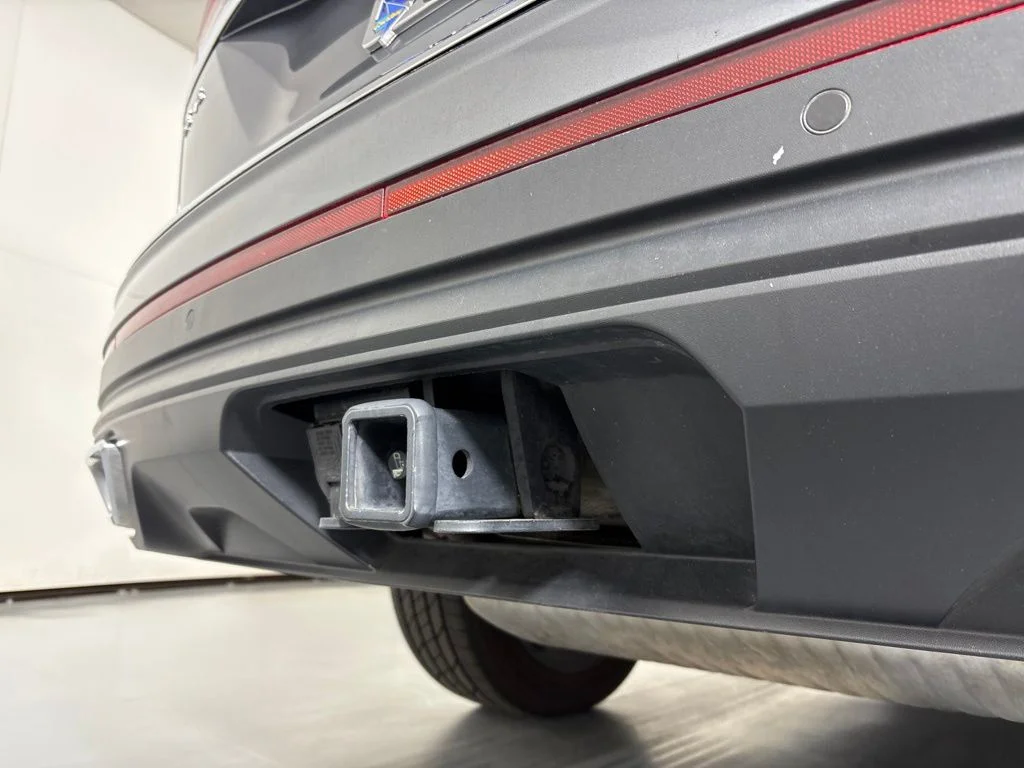 Used 2023 Gray Volkswagen 3.6L V6 SE w/Technology image 12