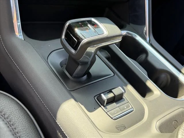 Used 2025 Onyx Black GMC Denali image 26