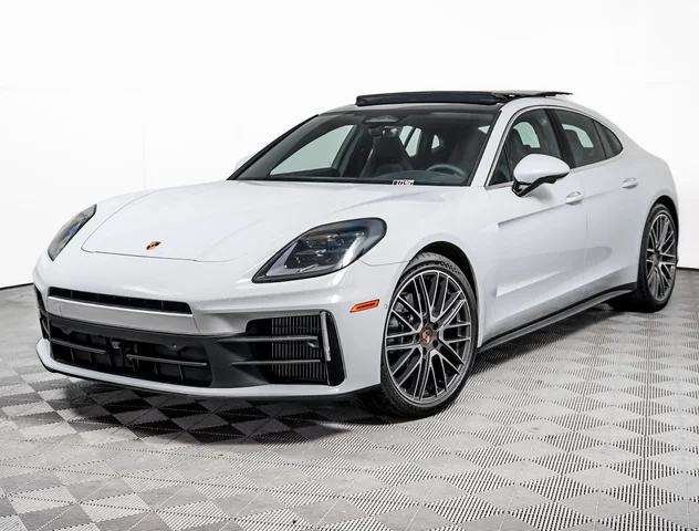 2026 Porsche Panamera 4