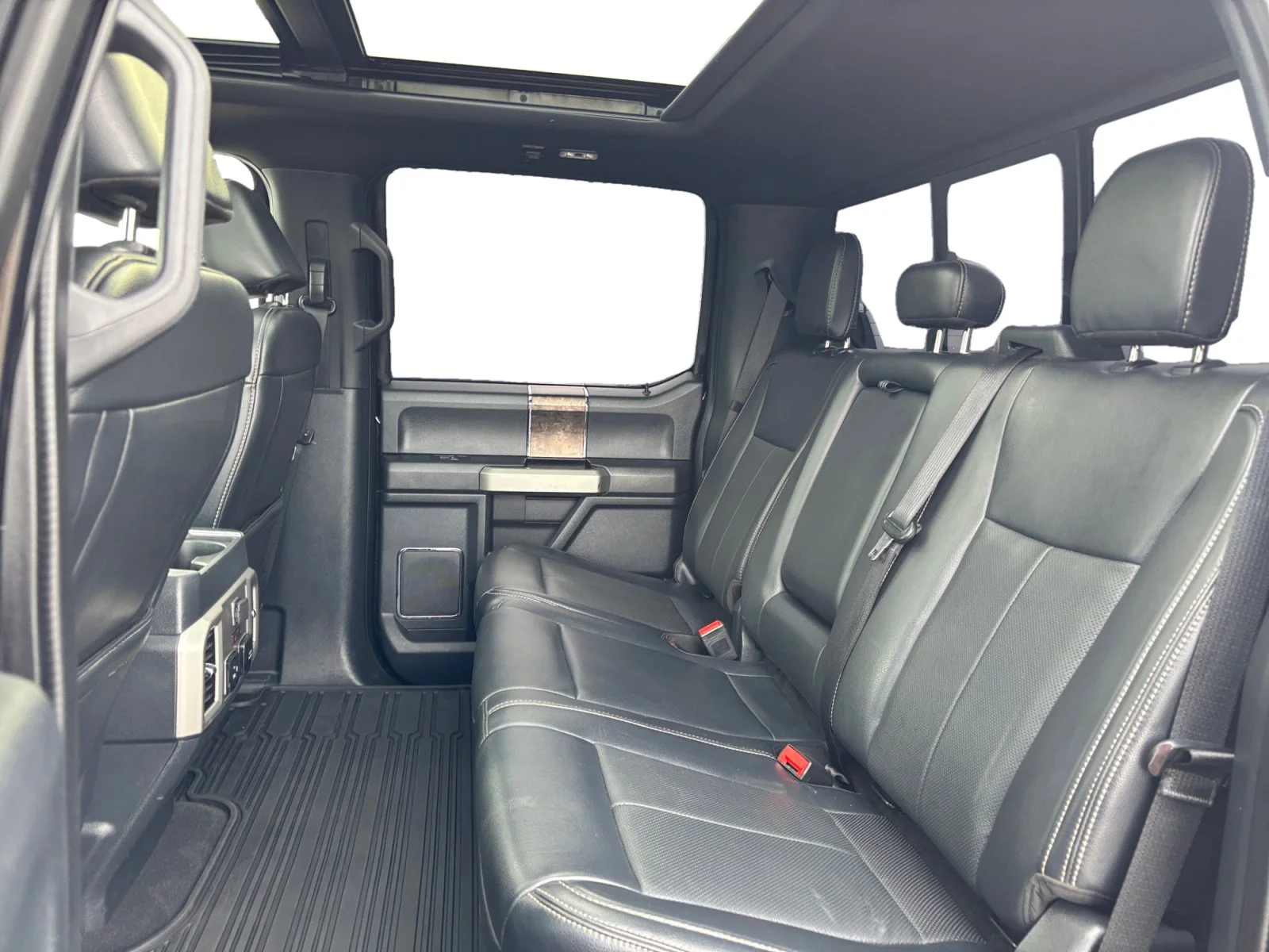 Used 2022 Agate Black Metallic Ford LARIAT image 16