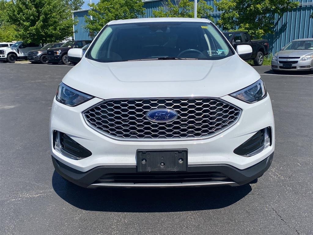 Used 2023 Oxford White Ford SEL image 5