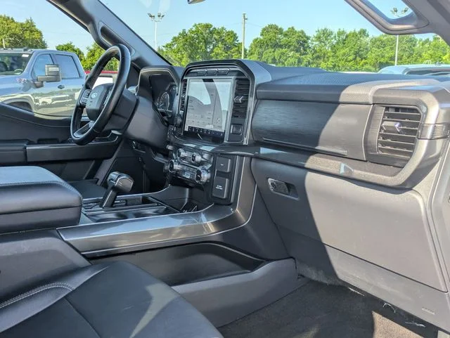 Used 2023  Ford Lariat image 31