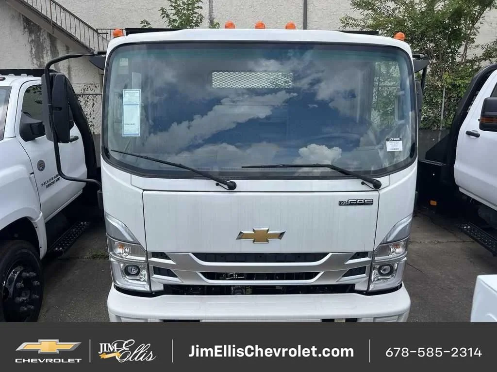 New 2024 Arc White Chevrolet NA image 3