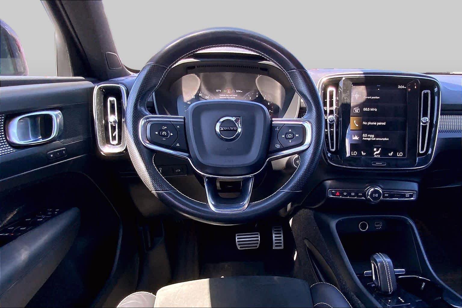 Pre-Owned 2021 Volvo XC40 R-Design