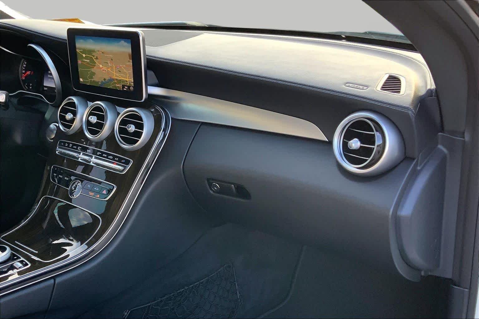 Used 2017 designo Diamond White Metallic Mercedes-Benz C 300 image 18