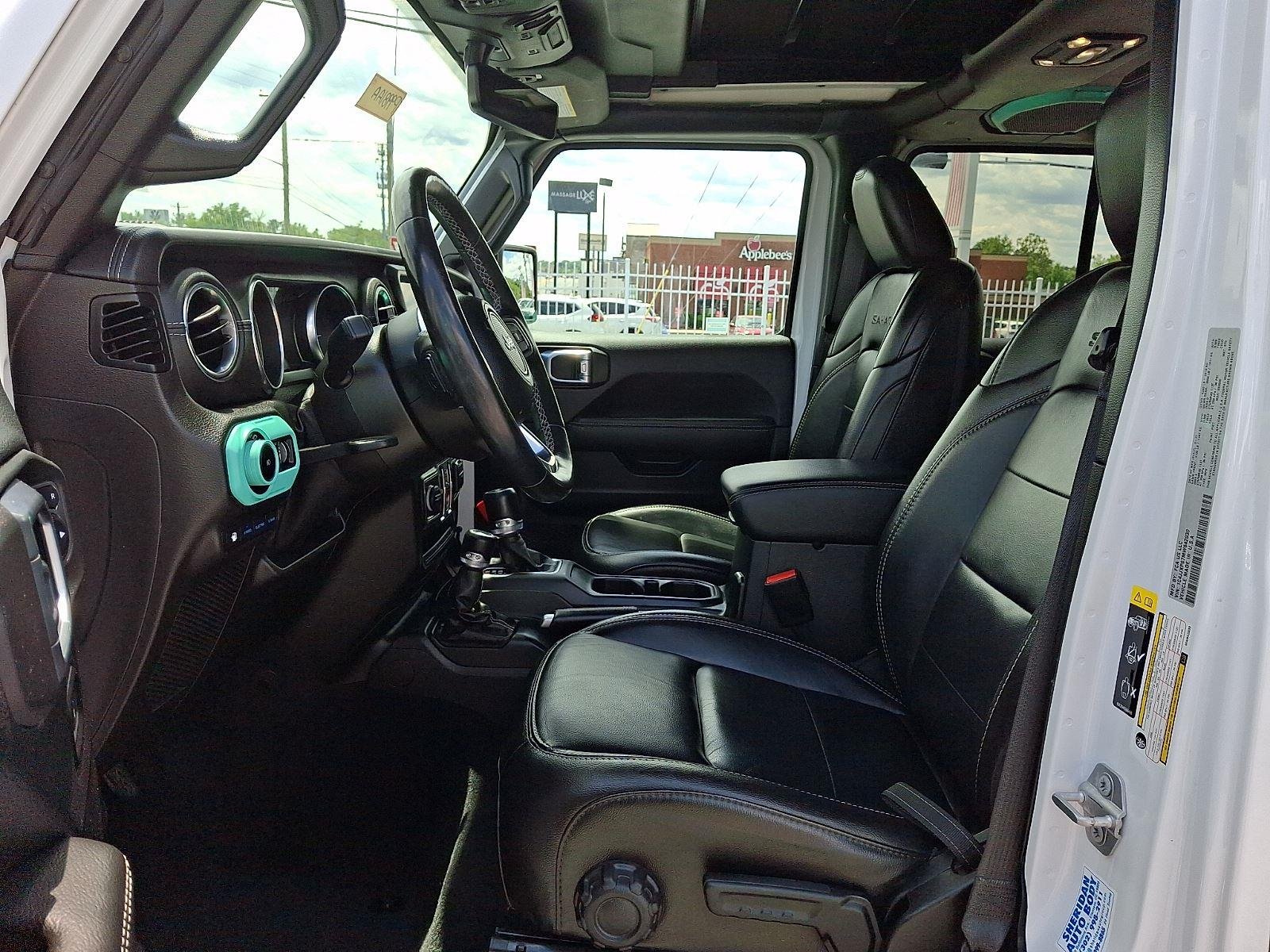 Used 2021 Bright White Clearcoat Jeep Unlimited Sahara image 10