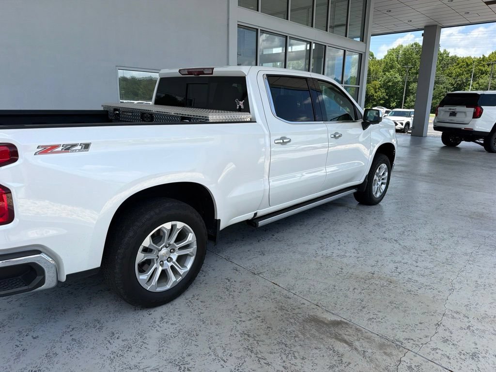 Used 2023 Iridescent Pearl Tricoat Chevrolet LTZ image 6