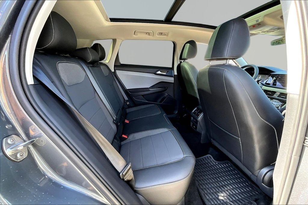 Used 2024 Gray Volkswagen 1.5T SE image 26