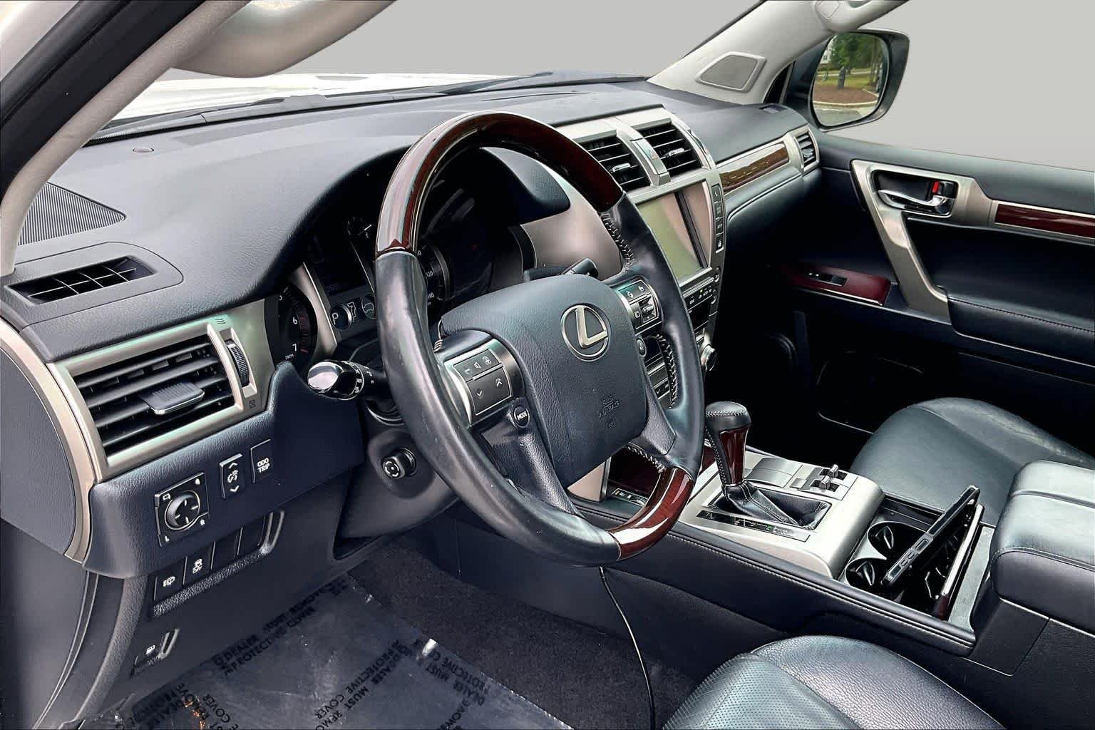 Used 2019 Starfire Pearl Lexus Premium image 18