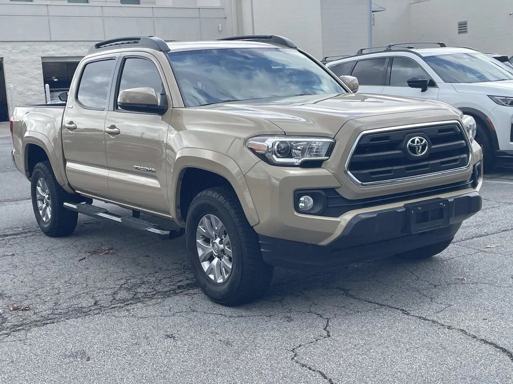 Used 2017 Beige Toyota SR5 image 5