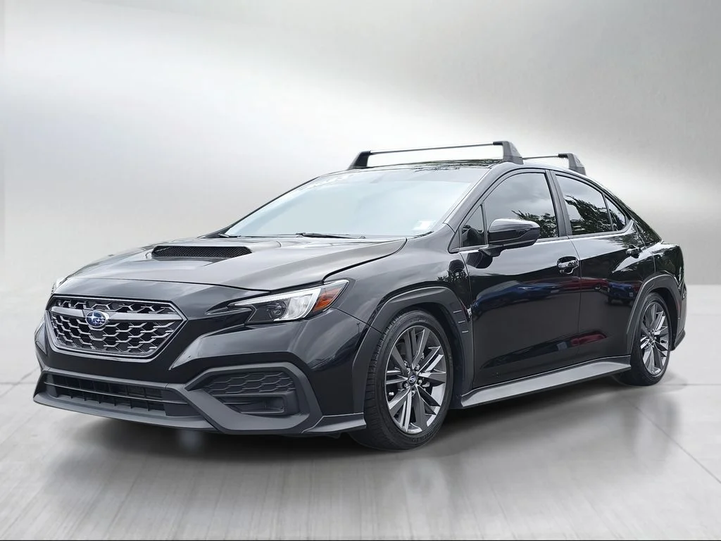 Used 2023 Crystal Black Silica Subaru Base image 7