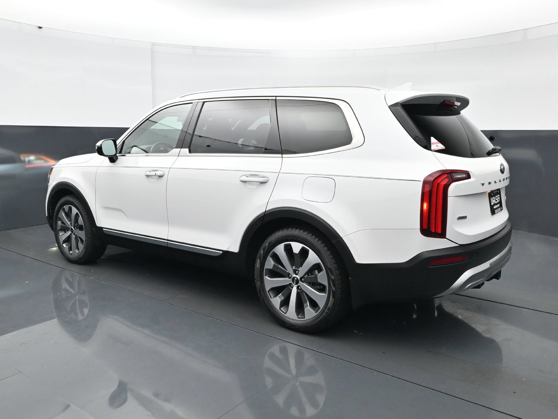 Used 2020 Snow White Pearl Kia SX AWD image 4