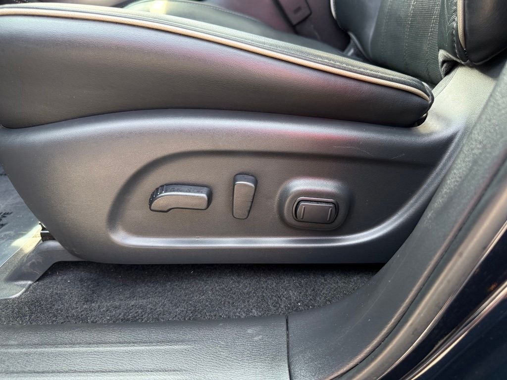 Used 2020 Blue INFINITI LUXE image 5