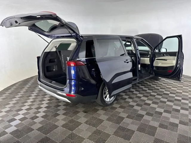 Used 2023 Blue Kia LX Seat Package image 15