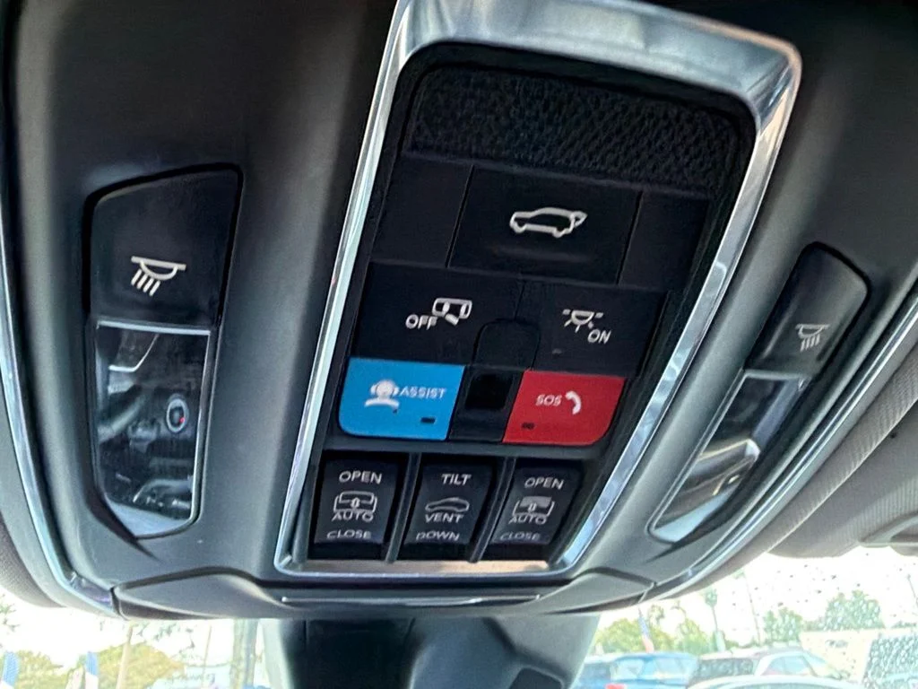 Used 2021 Gray Jeep Limited image 28