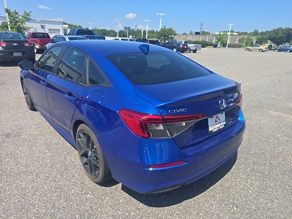 Used 2024  Honda Sport image 7