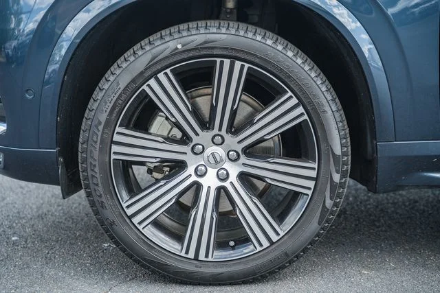 Certified Used 2023 Denim Blue Volvo Ultimate image 18