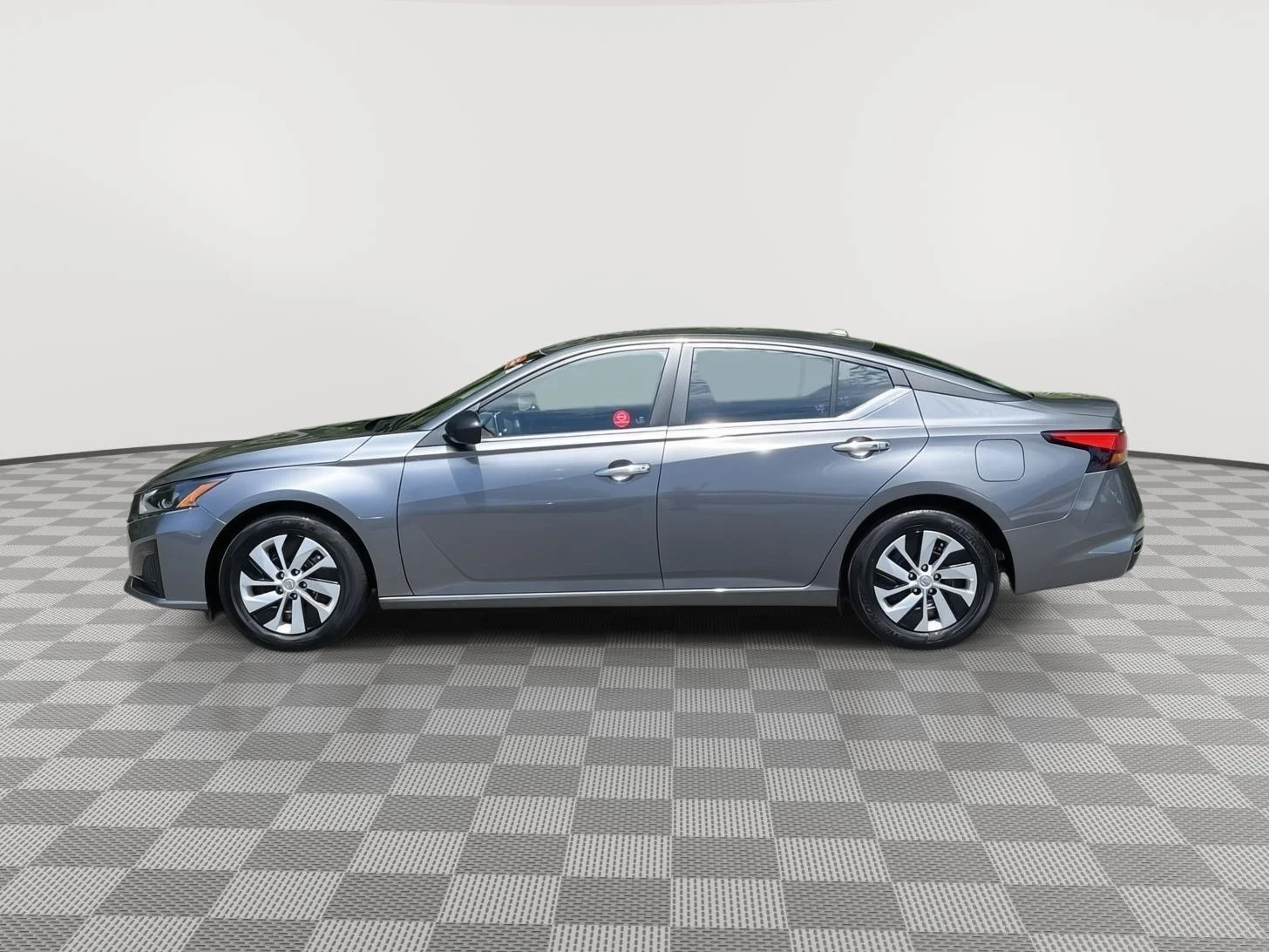 Certified Used 2025 Gun Metallic Nissan S image 9