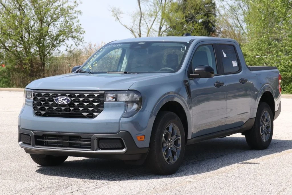 New 2026 Azure Gray Metallic Tri-Coat Ford XLT image 5