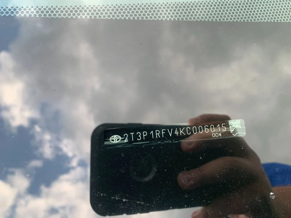 Used 2019 Red Toyota XLE image 11