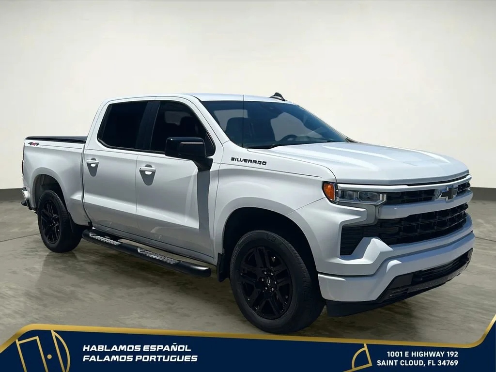 Used 2023 Summit White Chevrolet RST image 9