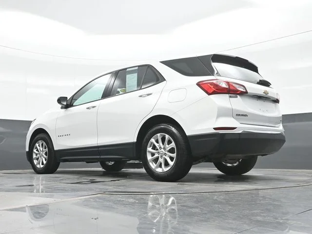 Used 2018 White Chevrolet LS image 19