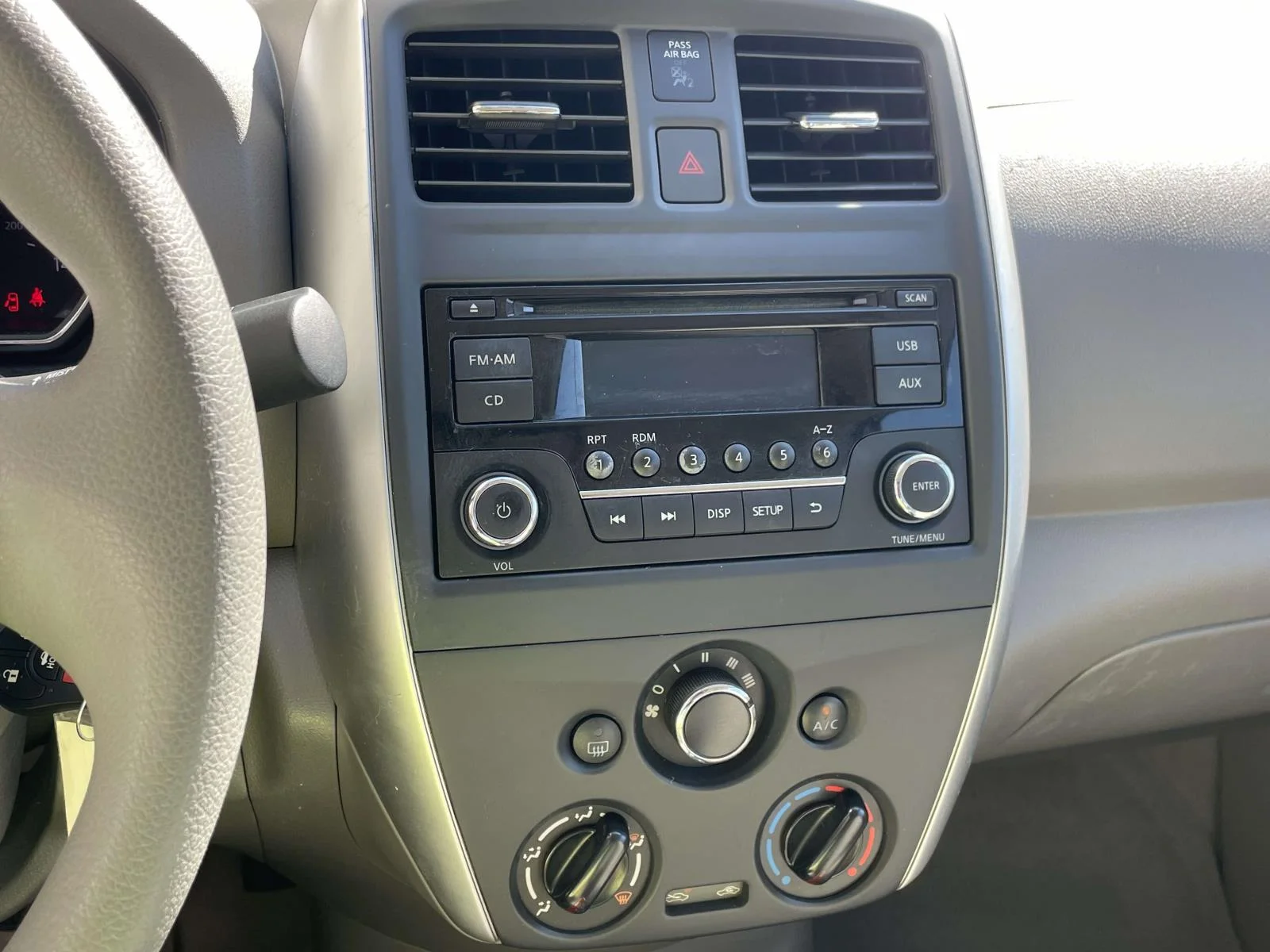 Used 2015 White Nissan 4dr Sdn CVT 1.6 SV image 8