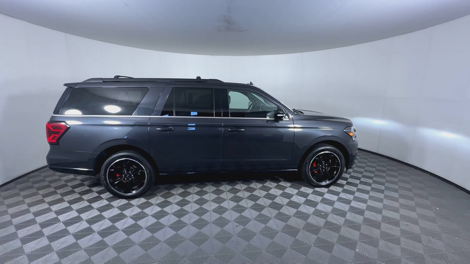 Used 2022 Dark Matter Metallic Ford Limited image 9