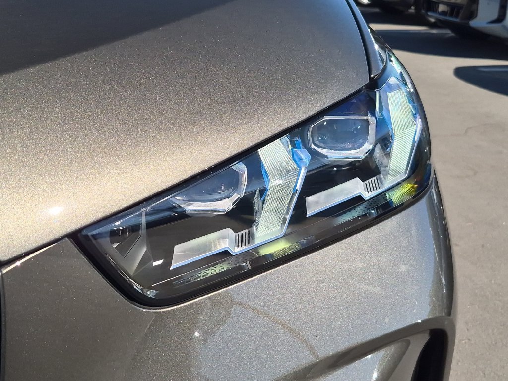 Used 2026 Green BMW sDrive40i image 27