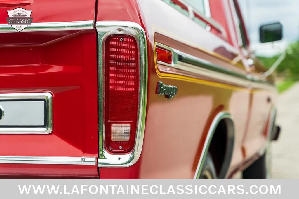 Used 1975 Red Ford  image 35