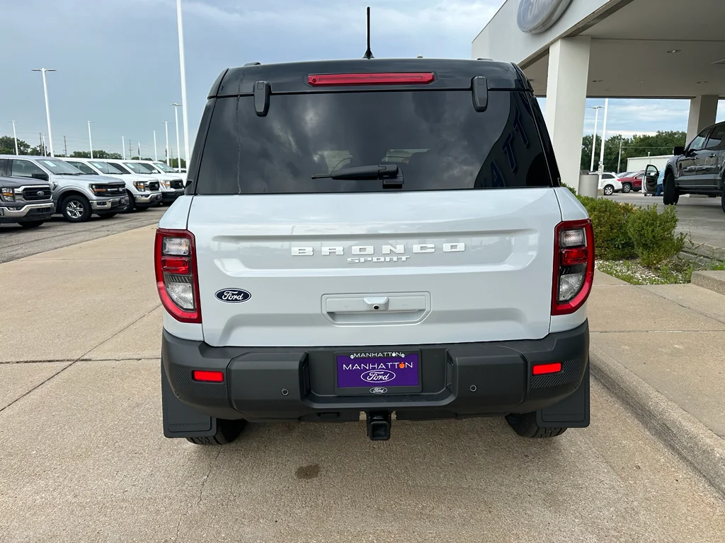 New 2026 Space White Metallic Ford Badlands® image 9