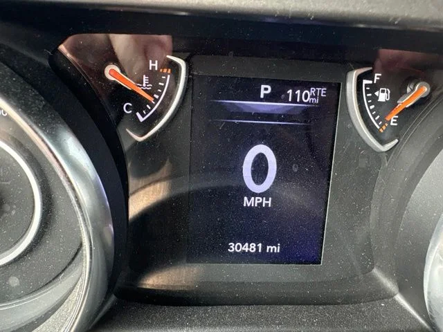 Used 2022 White Jeep Unlimited Sport S image 3