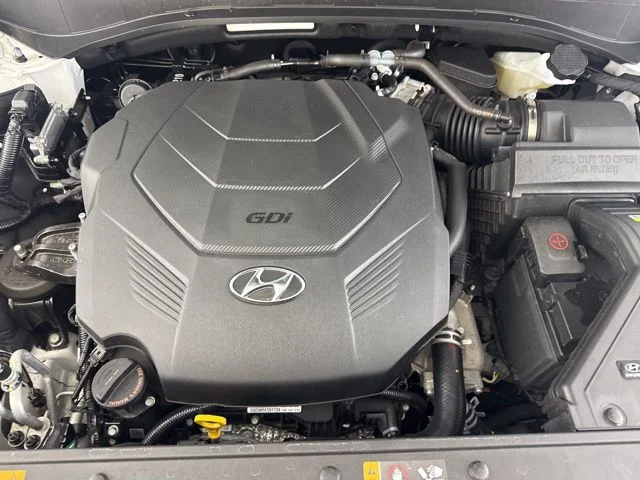 Used 2025 White Hyundai SEL Premium image 18