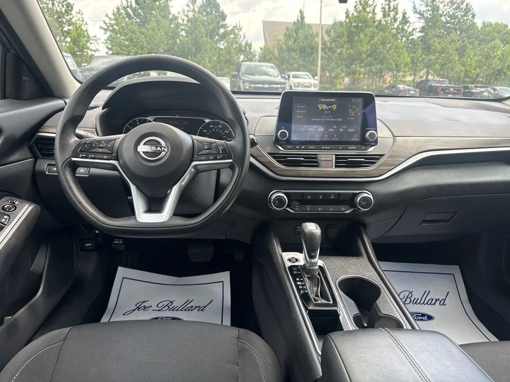 Used 2025 Gray Nissan 2.5 SV image 3