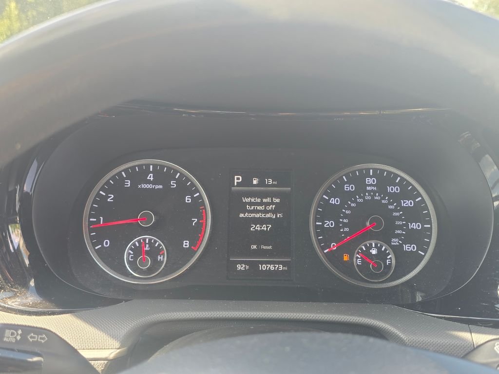 Used 2021 White Kia LXS image 26