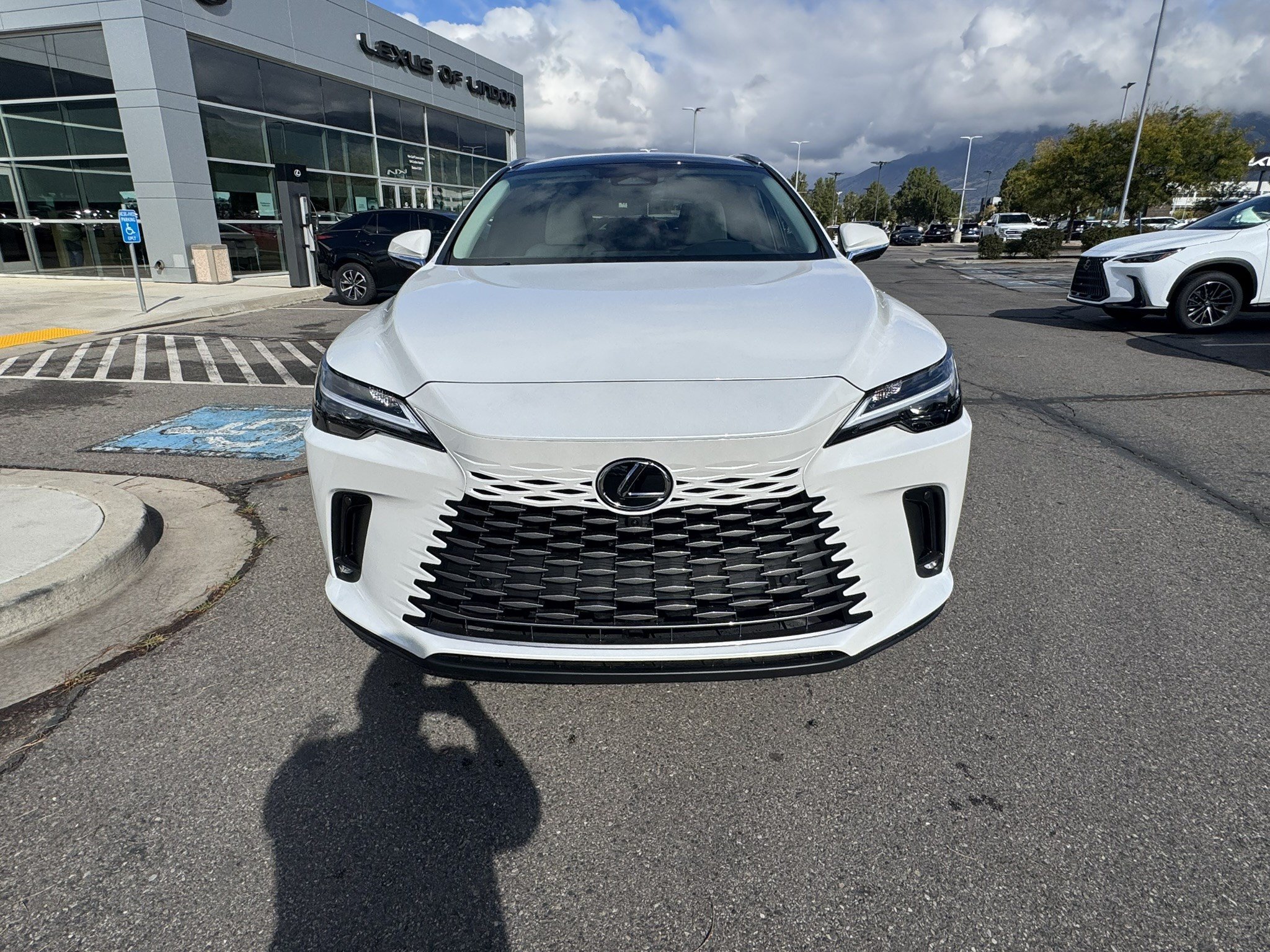 New 2026 Eminent White Pearl Lexus PREMIUM PLUS image 9
