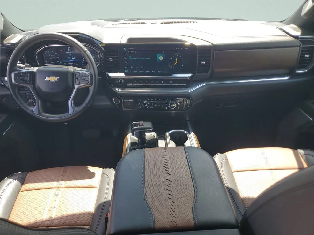 Used 2024 Iridescent Pearl Tricoat Chevrolet High Country image 11