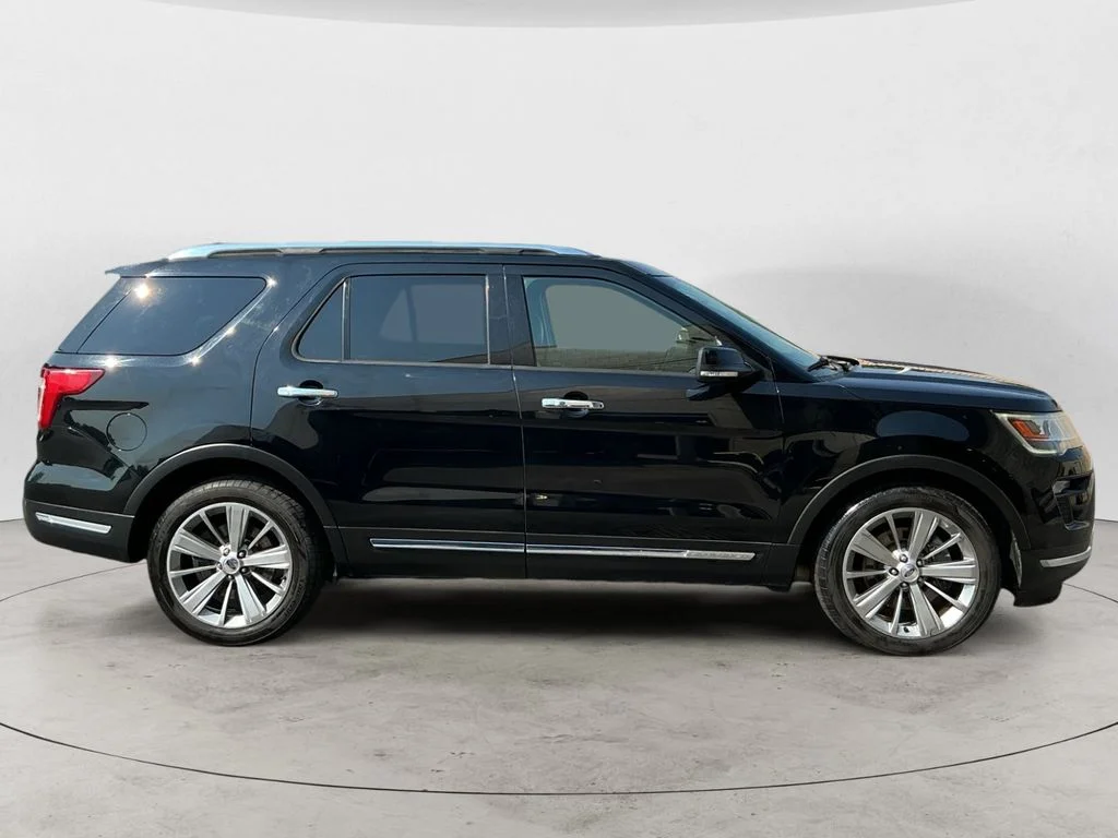 Used 2018 Black Ford Limited image 4
