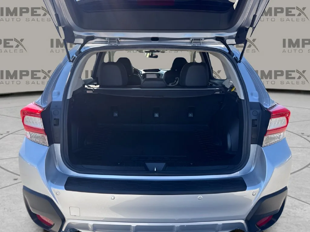 Used 2018 Silver Subaru 2.0i Limited image 28