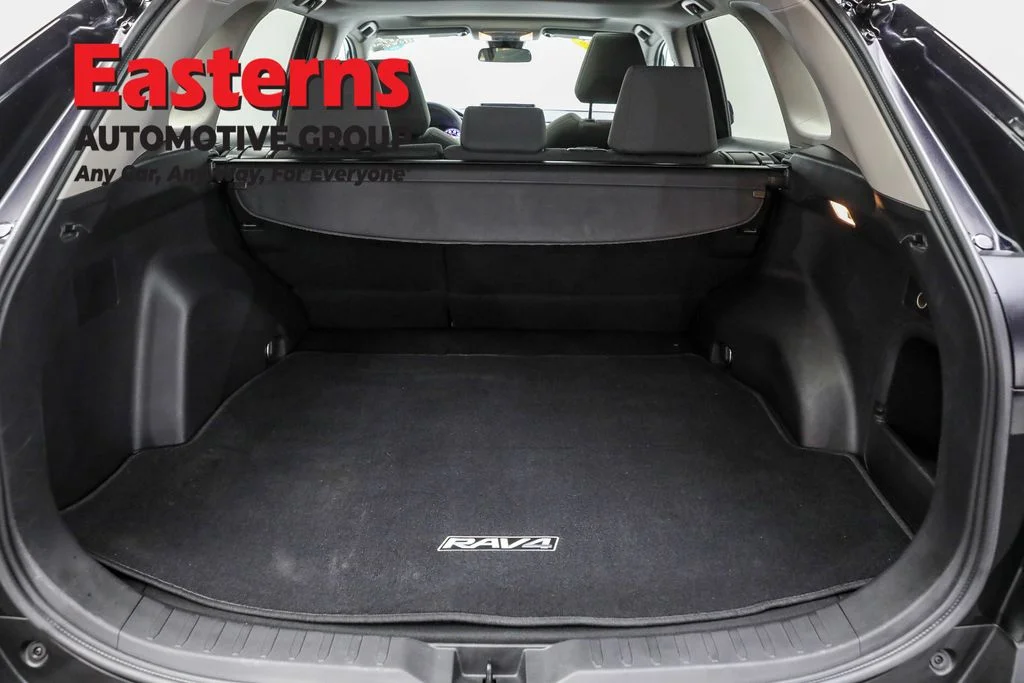Used 2021 Black Toyota XLE image 9