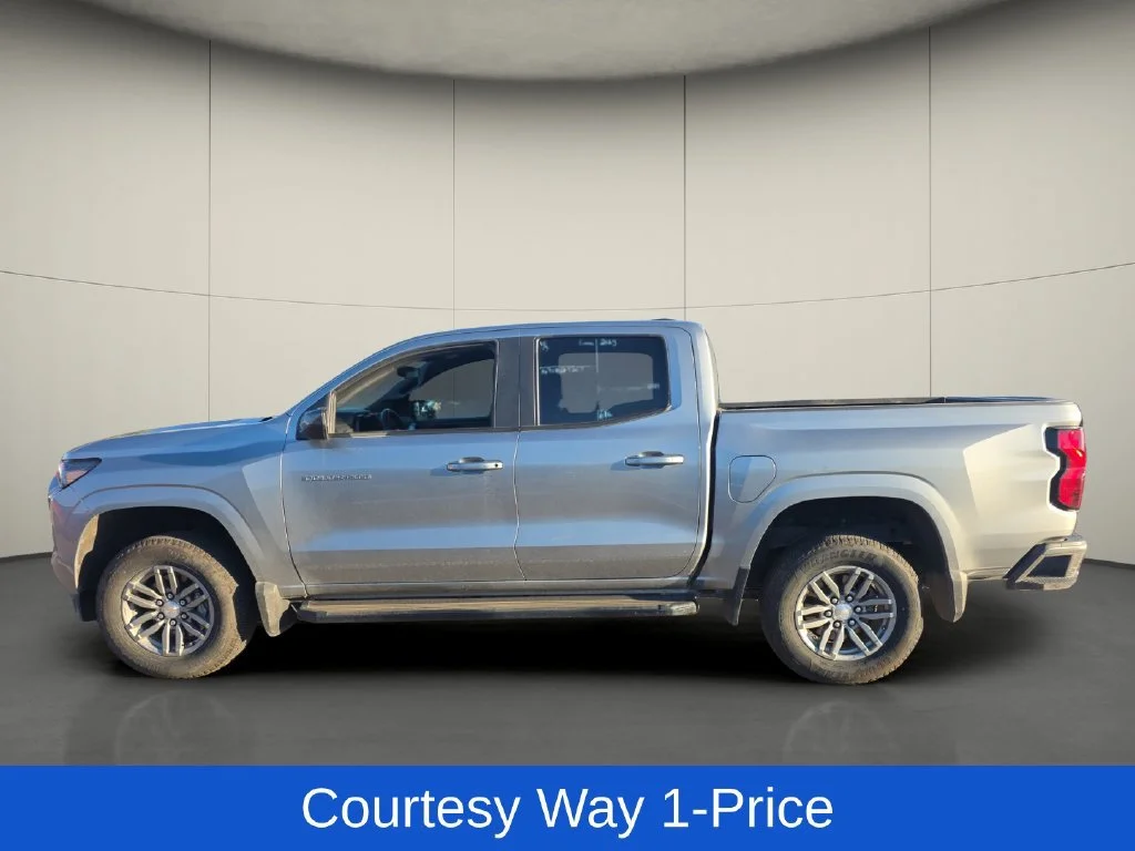 Used 2023 STERLING GRAY METALLIC Chevrolet 2WD LT image 5