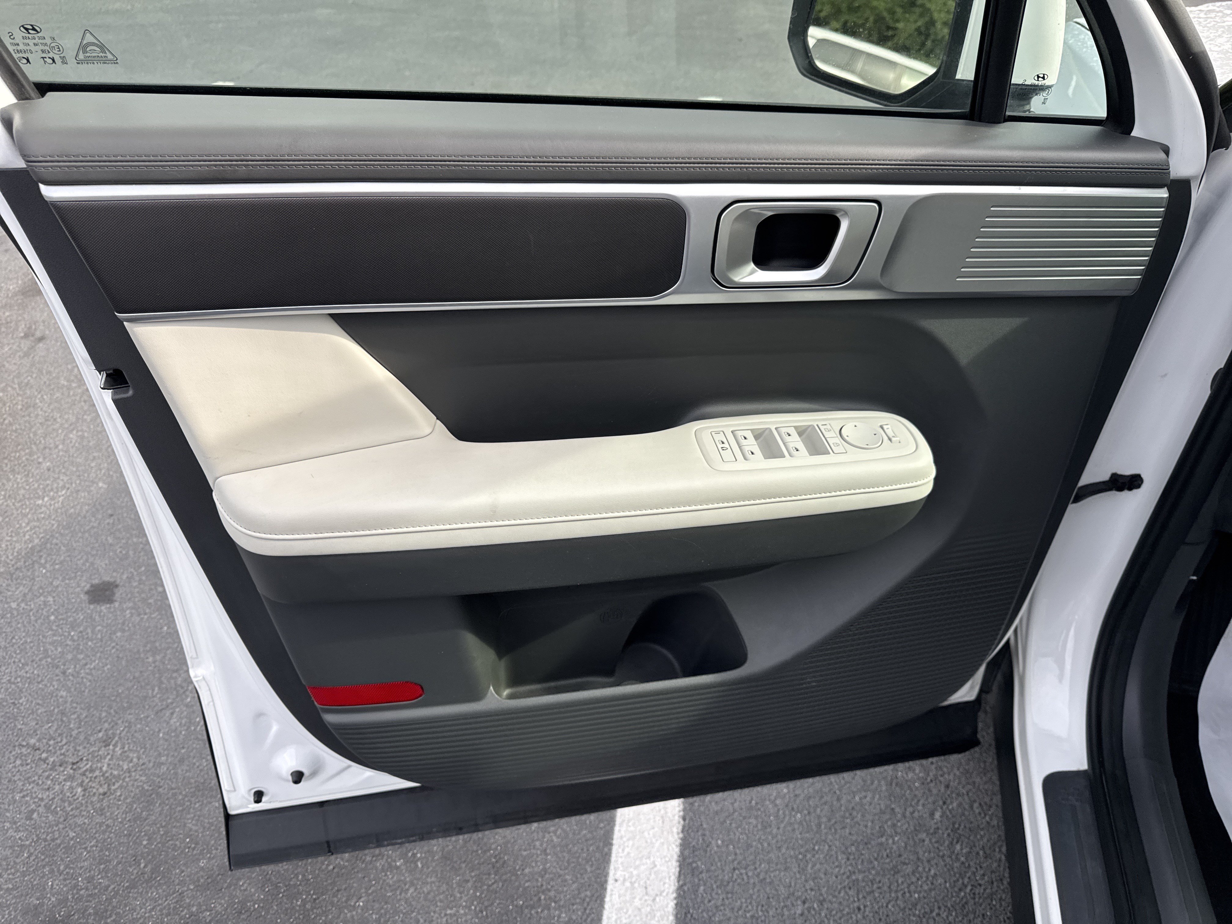 Used 2025 Serenity White Hyundai SEL image 22