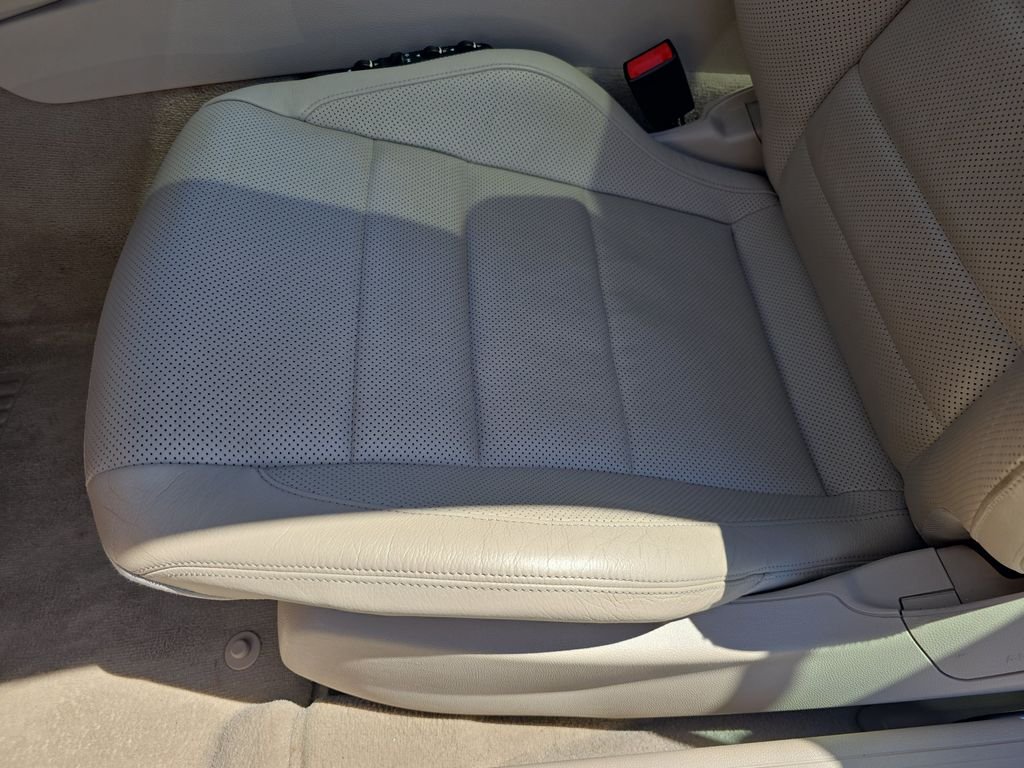 Used 2015 Red Mercedes-Benz E 400 image 32